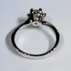 925 Sterling Silver Ring Romantisk stil Moissanite Flower Shape Smycken Årsdag Förslag