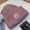 Kvinnliga män som ler ansikte Beanie Skull Caps Sticked Winter Warm Par Lovers Hats Tide Street Hip-Hop Ull Cap för vuxen