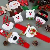 Bracelets de charme 16pcs Slap de Noël Bands de Noël Toys Santa Claus Styles de bonhomme de neige pour les cadeaux de classe Favors1801469