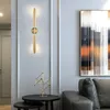モダンなLEDウォールランプシンプルな金の屋内照明灯装置は、生きているダイニングベッドルームの浴室の装飾のための北欧のノルディッククリエイティブライト5290726