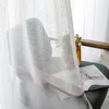 カーテンドレープヤギヤピー屋台モダンタルスパチックシアーエレガントな透明窓の短い白い寝室