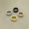 Europa America Stile di moda Anelli Uomo Donna Donna Metallo color oro / argento Inciso Scava fuori V Iniziali Placcato oro 18 carati Amanti Misura dell'anello US6-US11