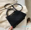 HBP 새로운 겨울 가방 여성 어깨 가방 일반 핸드백 그라인드 Arenaceous Crossbody 레이디 쇼핑백 작은 토트