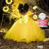 귀여운 노란 퍼프 꽃 여자 드레스 아기 짧은 소매 손으로 만든 꽃 활 다시 아이들 공식 착용 공 가운 생일 투투 스커트