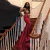 Partykleider Sodigne Meerjungfrau Abend 2022 Gold Spitzen Applikationen geteilt gegen Hals Rückenless Grad Kleid Nigerian Formales Kleid