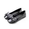 Nytt Lackläder Platt Dam Butterfly-knot Balett Flats Skor Dam Plus Size 41 Svart fyrkantig tå fluga Skor Svart för Lady 823