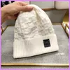 Soild محبوك قبعة الشارع الأزياء البيسبول كاب المرأة مصمم casquette الرياضة قبعات القبعات رجل الصوف دلو قبعة الشتاء منقوشة هت D2110206F