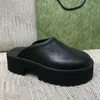 med låda Perforerade designersandaler Tjock botten Plattform Slide Mode Casual Skor Lyx ihåligt mönster Gummi Sandal Flats sliders slider damsko ogmine