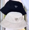 Vinter Bucket Hat Designers Kepsar Herr Dam Baseball Fisherman Hattar Mode Bekvämt plyschmaterial Mössa Cashmere Casual Utomhus Hög kvalitet Keps Många stil