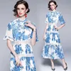 Lato Moda Wakacje Dress Kobiety Stojak Kołnierz Koronki Patchwork Elegancki Niebieski Kwiatowy Druku Boho Długie 210529