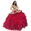 Burgundy and Gold Lace 자수 Quinceanera Dresses 2022 OFF 어깨 크리스탈 페르시 구슬 푹신한 공 가운 프릴 달콤한 16 드레스 Brithday Part Prom Wear