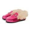 Новые зимние детские меховые туфли Детская кожаная обувь Теплые туфли на плоской подошве для маленьких девочек Черная брендовая обувь для малышей Принцесса Мокасины Сладкие мокасины G1126