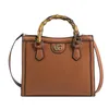デザイナーの新しい小さな正方形のバッグファッション赤の同じ携帯メッセンジャーの女性のバッグ竹のハンドバッグ財布