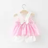 GEMTOT en été des nouveaux vêtements pour enfants bébé fille costume enfant bébé grille condole ceinture derrière pantalon bowknot costume Q0716