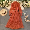 Lente en zomer Franse vintage maxi jurk sundress dames lange mouw oranje polka dot chiffon geplooide jurken femme robe 210915