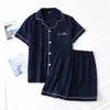 Japansk sommarpar pyjamas kostym bomull crepe damer solid färg enkel kortärmad tröja shorts pyjamas herrar hem service 210928