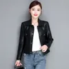 Höst kvinnor svart smal cool kvinna motorcykel läderjacka söt kvinnlig vårknapp kort outwear mode coat