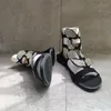 2021 Projektant Damskie Sliddes Sandal Moda Lato Motyl Rhinestone Sandal Najwyższej Jakości Płaskie Buty Ladies Flip Flops Rozmiar 35-43 W5