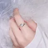 14k guldbröllopband med diamanter