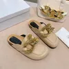 Lüks tasarımcılar ayakkabı 2021 Baotou terlik sandalet metal zincir düz eğlence bayan giymek