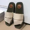 2021 femmes sandales Luxurys Designers pantoufles dame tongs Woody plat mule diapositives avec boîte sac à poussière été mode en plein air plate-forme chaussures