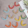 Orecchini da donna Hoop Huggie stile bohémien geometrico realizzato a mano con nappe a goccia creative perline di riso acrilico multicolore
