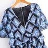 Frauen Mode Geometrische Druck Plissee Kleid V-ausschnitt Flare Kurzarm Casual Lange Maxi Rüschen Aushöhlen Chiffon 210515