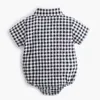 春の秋の生まれた赤ちゃん男の子半袖グリッドシャツ服ロンパース幼児トライアングルジャンプスーツ210429