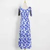 Robe bleue d'impression vintage pour femmes col carré sans manches taille haute fronde robes d'été mode féminine 210520