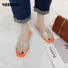 2020 Femme d'été Pantoufles Fluffy Faux Sandales de fourrure Mignonne Peluche Flip Flops Femmes Croix Types transparentes Lady Outdoor Flat Chaussures