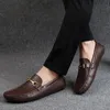 Chaussures habillées 2021 mode hommes en cuir formel sans lacet luxe homme appartements décontracté printemps automne mâle conduite mocassins