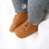 Baby-Schuhe aus weichem Leder mit Gummisohle, klassische Kleinkinder-Mokassins, rutschfeste Lauflernschuhe für Jungen und Mädchen, geborene Krippe 211022