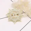 Small Sweet Wind Sunflowers Design Brooch Women Full Crystal Rhinestone C Letters Brooches Suit Pin Fashion Jewelry Clothing Decoration Accessories