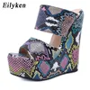 Eilyken 2021 nouveau gros vert serpentine compensées talons hauts loisirs été sandale femmes chaussures femme plate-forme mules pantoufles C0410