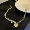 Stile romantico francese Perla Splice Clavicola Catena Vintage Personalità Collana Donne Lettera Amore Cuore Pendenti Prom Accessori