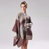 Vente Dames Jacquard Argent Soie Châle Wrap Swing C Casual Gland Ordinateur Tricoté Épais Plaid Pour L'automne et l'hiver 210427