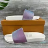 Colorido para mujer para hombre Zapatilla Láser Sandalias de verano Toboganes de playa Gradiente dnmvhjfg Señoras Sandali Baño Da Donna Zapatos Clásico Estampado marrón