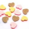 Bulk Żywica Heart Heart Herbatniki Cabochons Flatback Miniaturowe Danewny Deser Deser Cookie Craft DIY Rzemiosło Dostawy Obiekty dekoracyjne Figurki