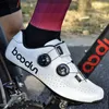 chaussures à vélo de carbone