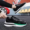 2022 Sıcak Toptan Vahşi Nefes Moda Tasarımcısı Ayakkabı Sneakers Siyah Beyaz Erkekler Hafif Koşu
