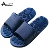 Zapatillas de masaje de verano para hombre, chanclas de baño antideslizantes para interior, zapatillas de pareja de fondo suave, deslizadores de punto de masaje para mujer para el hogar