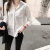 Kvinnor Mode Skjortor Koreansk Casual Loose Shirt Långärmad Slå ner Krage Blusar Enkel Solid Pulloverskjorta med Ficka