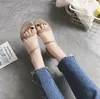 Zomer vierkante hakken slip op slippers vrouwen peep toe sandalen klassieke zwarte elegante lage hak buiten feest jurk schoenen twee soorten slijtage 004