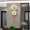 Nordique moderne mur salon Simple maison horloge lumière créative luxe personnalité mode Art Table à manger 210414