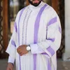 Abbigliamento etnico Caftano islamico Abiti musulmani Abito da uomo casual a righe a maniche lunghe Abito da uomo Arabia Thobe