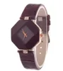 Relojes de pulsera Relojes de lujo para mujer Gem Cut Geometry Crystal Leather Reloj de pulsera de cuarzo Vestido de moda Reloj Ladies Gifts Reloj Relogio Feminino