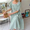 Moda Vintage Elbiseler Kadın Yaz Puf Kollu Sevimli Tatlı Kore Zarif Kare Yaka Ekose Rahat Parti Elbise 210519
