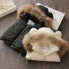 Ragazze OutwearCoats Inverno 2-10 anni Orecchio di animale Cappello di pelliccia sintetica Tinta unita Ispessimento Plus Velet Bambini Neonata Gilet con cappuccio 210701