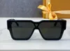 Erkekler için Dikdörtgen Çatışma Güneş Gözlüğü Siyah Koyu Gri Lens Z1593 Serin Maske Güneş Gözlüğü UV Gözlükleri Box258a