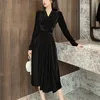 Kobiety Elegancka Navy Blue Black V Neck Aksamitna Długie Rękaw Długość Długość Dress Wrap Sash D1502 210514